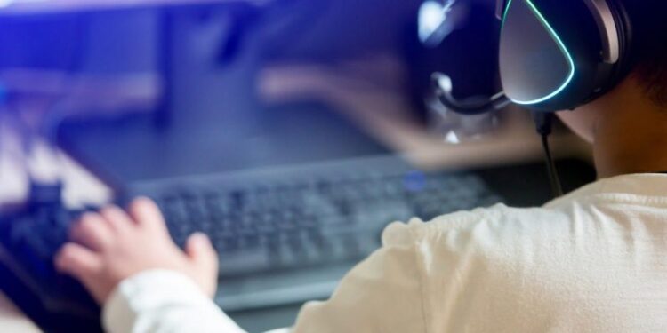 3 Online Games To Play With Your Friends and Family During Quarantine