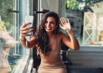 8 Ideas For an Ideal Virtual Date During Lockdown