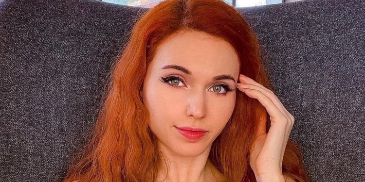 This Girl From Twitch Earns $1 Million Per Month From OnlyFans